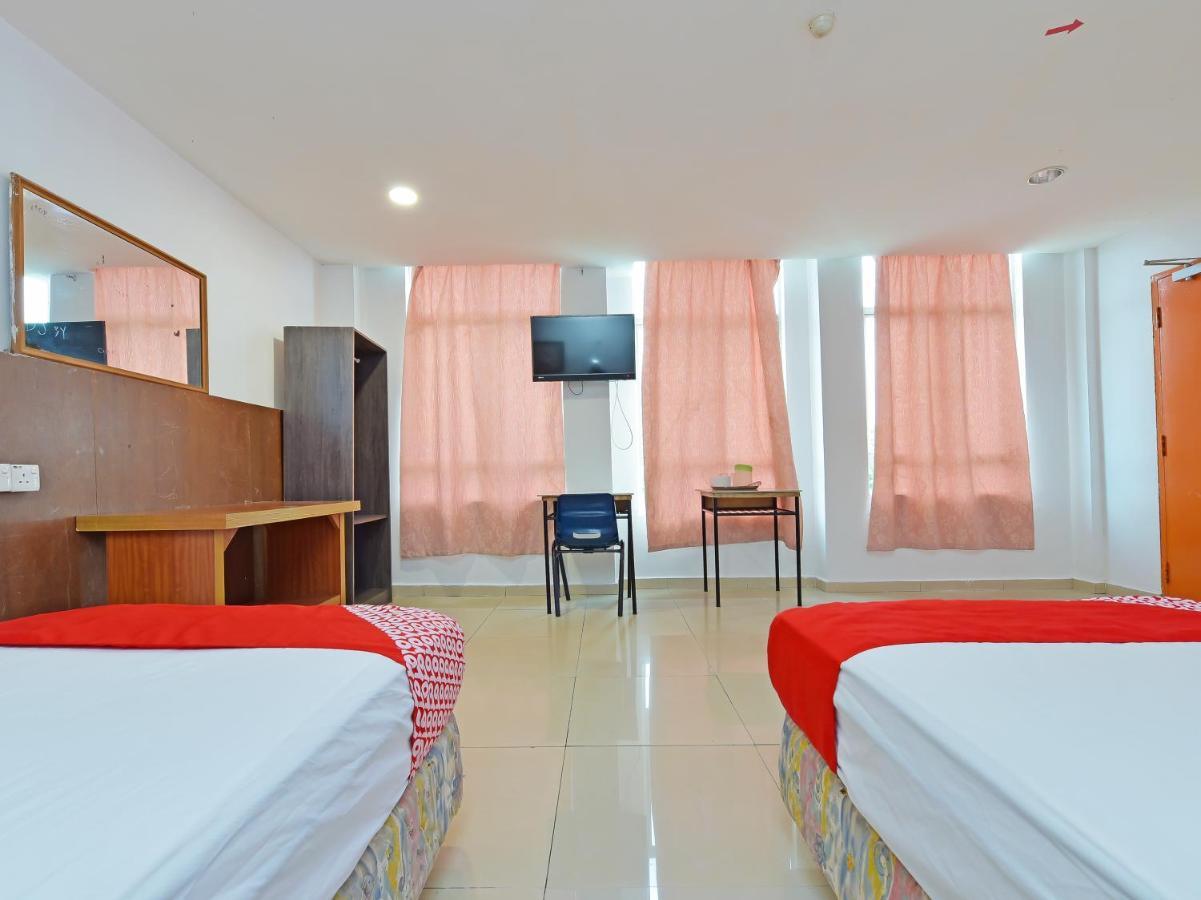 OYO 90494 Sam Huat Hotel Kampong Atap Bagian luar foto